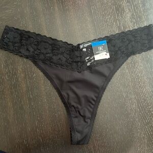 NWT INC LADIES THONG PANTIES